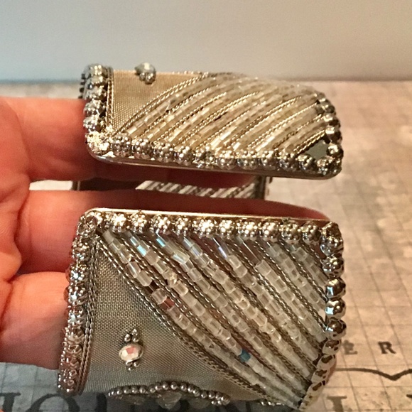 Gold cuff bracelet with rhinestones - Picture 4 of 6